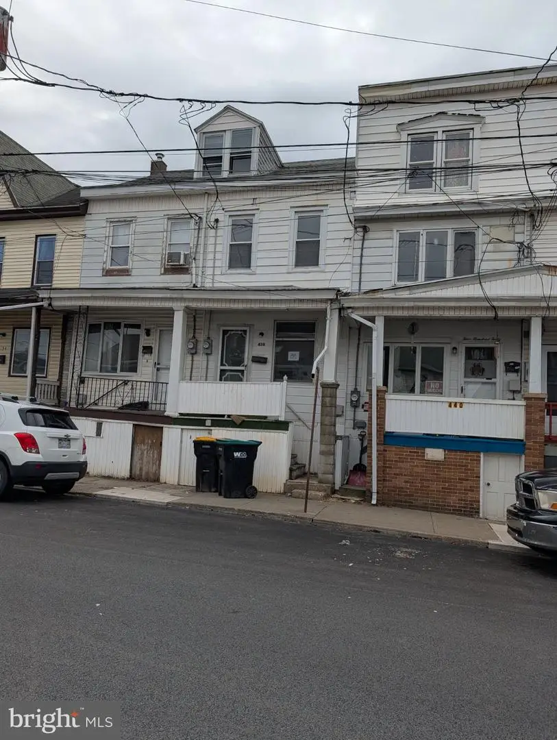 438 W 6th St, Mount Carmel, PA 17851 - #1