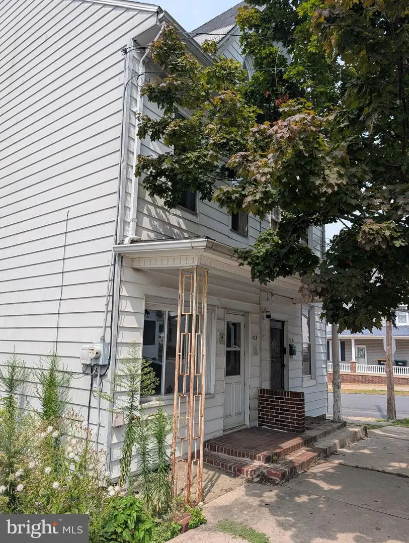 102 S Hickory St, Mount Carmel, PA 17851 - #1