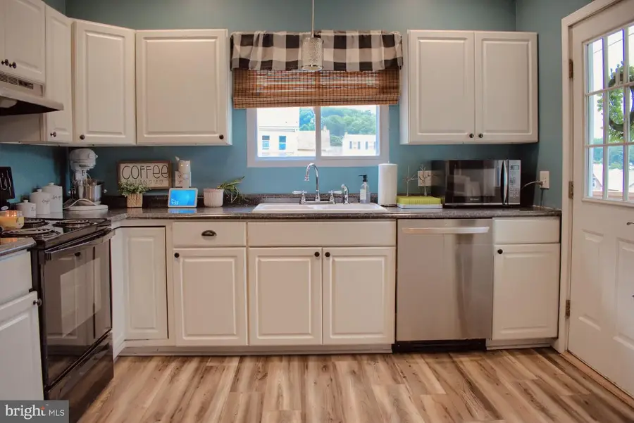 1113 N Shamokin St, Shamokin, PA 17872 - #2
