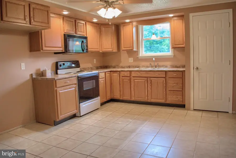 119 Center St, Shamokin, PA 17872 - #3