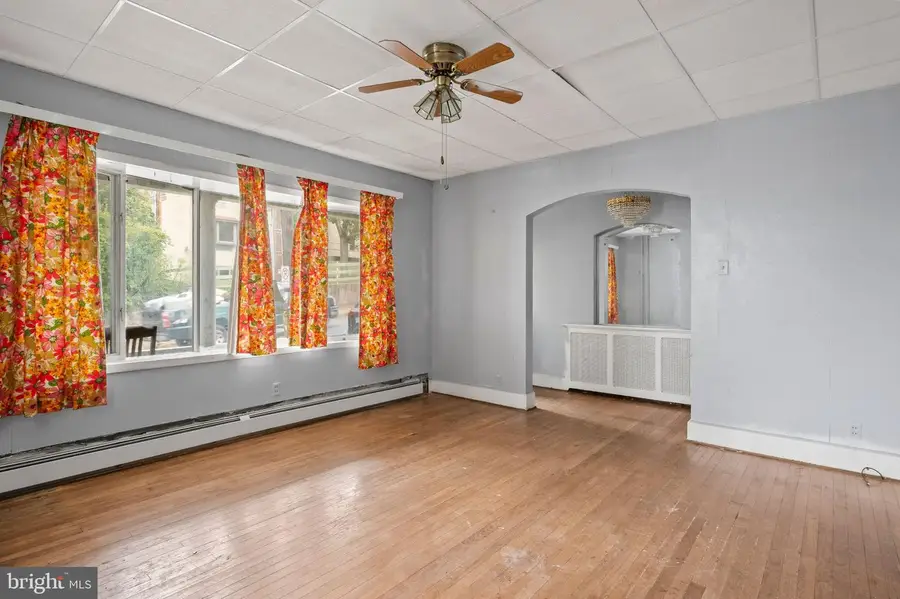 826 E Race St, Shamokin, PA 17872 - #3