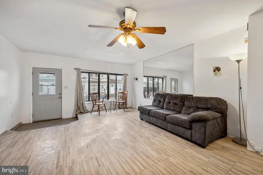 2654 Bonaffon St, Philadelphia, PA 19142 - Image #2