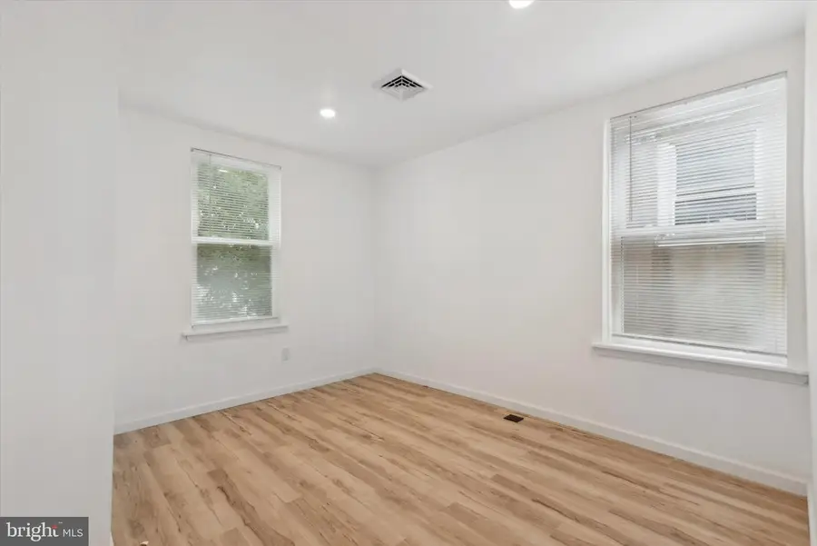 2055 N Franklin St, Philadelphia, PA 19122 - Image #2