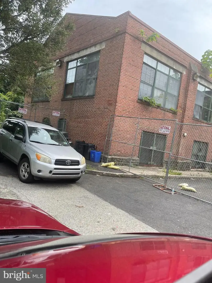 5433 Wakefield St, Philadelphia, PA 19144 - #2