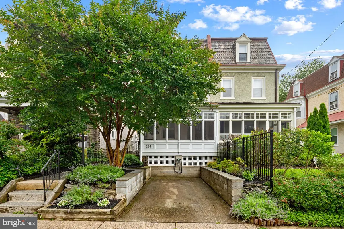 225 E Gravers Ln, Philadelphia, PA 19118 - Image #1