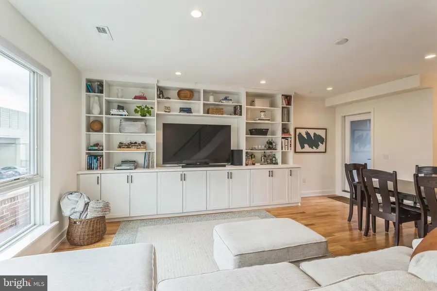 407 Salmon St, Philadelphia, PA 19125 - Image #2