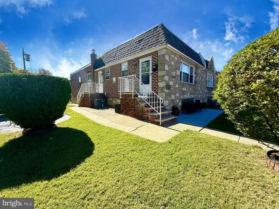 7836 Lorna Dr, Philadelphia, PA 19111 - Image #3