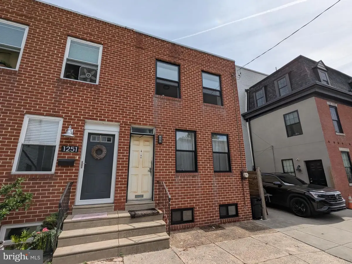 1253 S 32nd St, Philadelphia, PA 19146 - Image #1