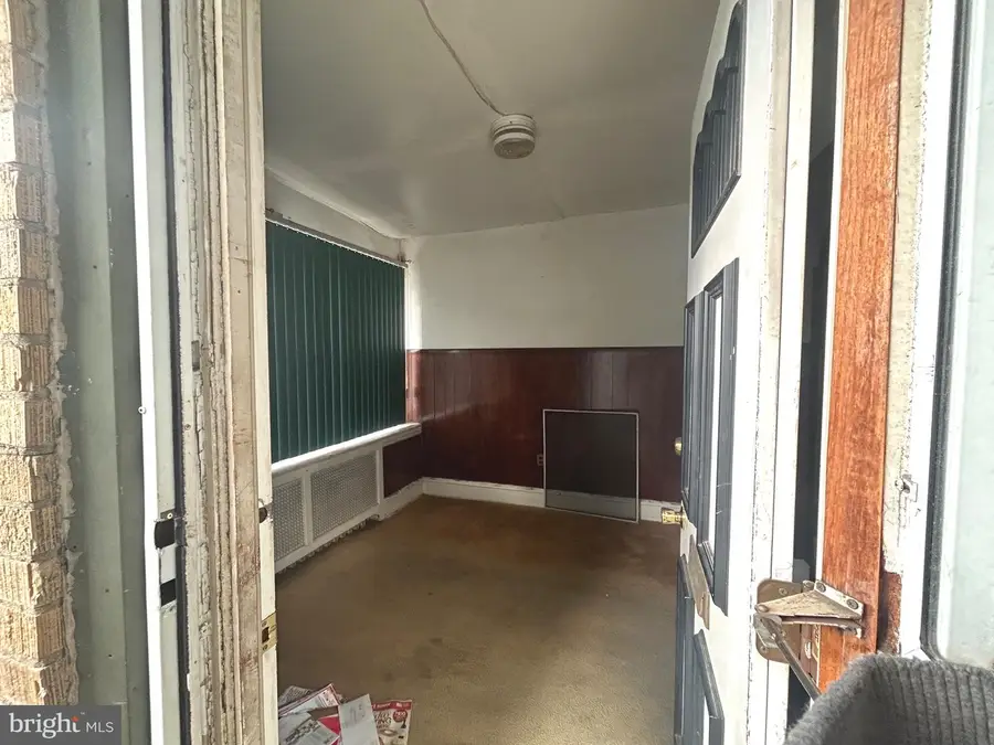 1045 S 52nd St, Philadelphia, PA 19143 - Image #2