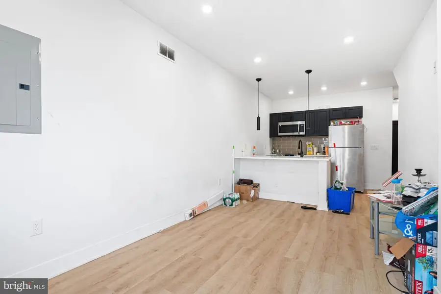 916 W Somerset St, Philadelphia, PA 19133 - Image #2