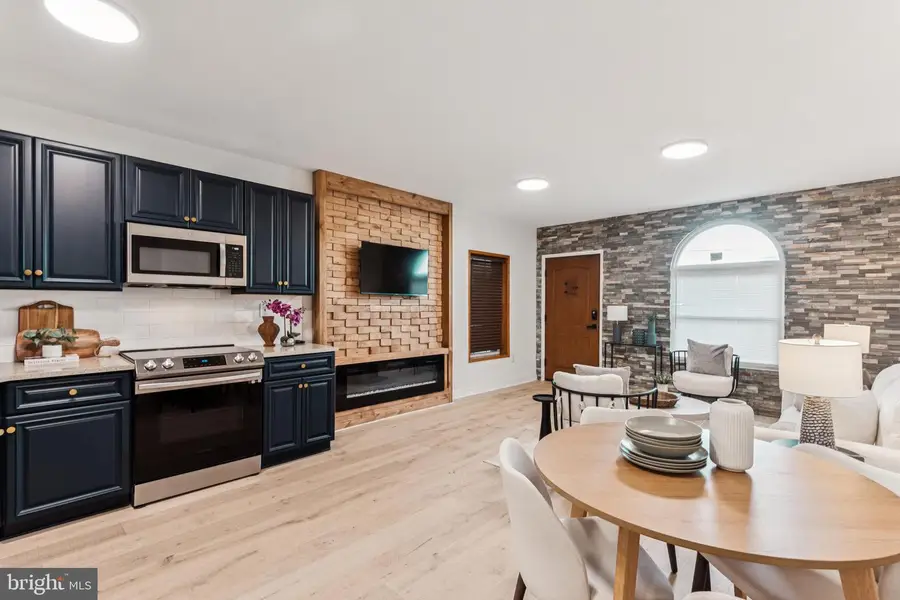 2504 E York St, Philadelphia, PA 19125 - Image #2