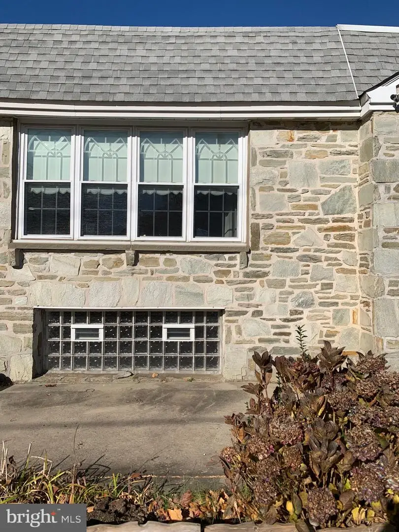 8806 Lister St, Philadelphia, PA 19152 - Image #2