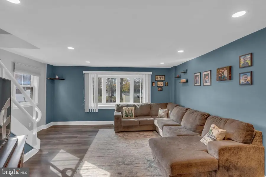 1402 Hemlock Pl, Philadelphia, PA 19116 - Image #3