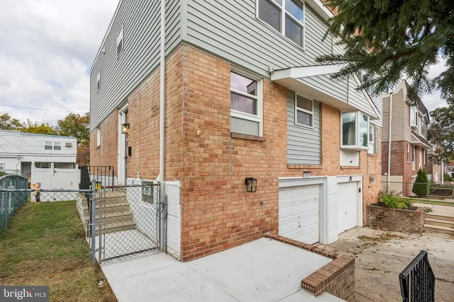 10932 Templeton Dr, Philadelphia, PA 19154 - Image #2