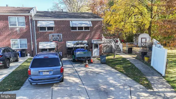 3303 S Keswick Cir, PHILADELPHIA, PA 19114