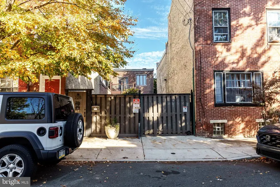 225 Montrose St, Philadelphia, PA 19147 - Image #2