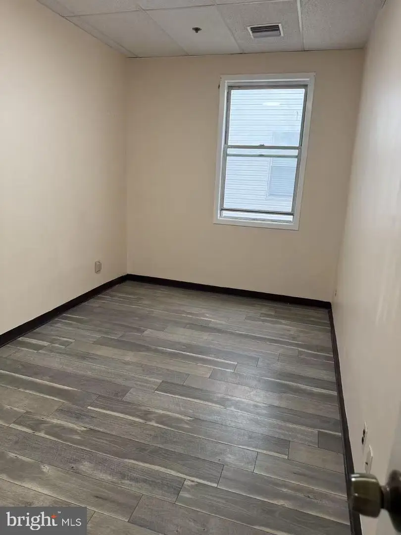 1009 Arch St #4b, Philadelphia, PA 19107 - Image #2