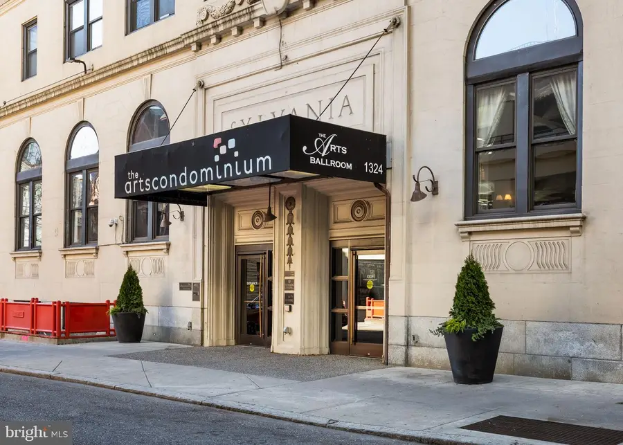 1324 Locust St #807, Philadelphia, PA 19107 - Image #2