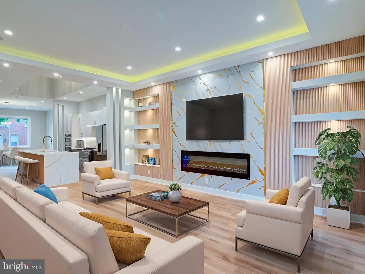 1019 E Palmer St, Philadelphia, PA 19125 - Image #1