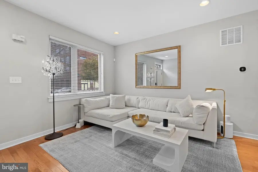 104 Turner St, Philadelphia, PA 19122 - Image #3