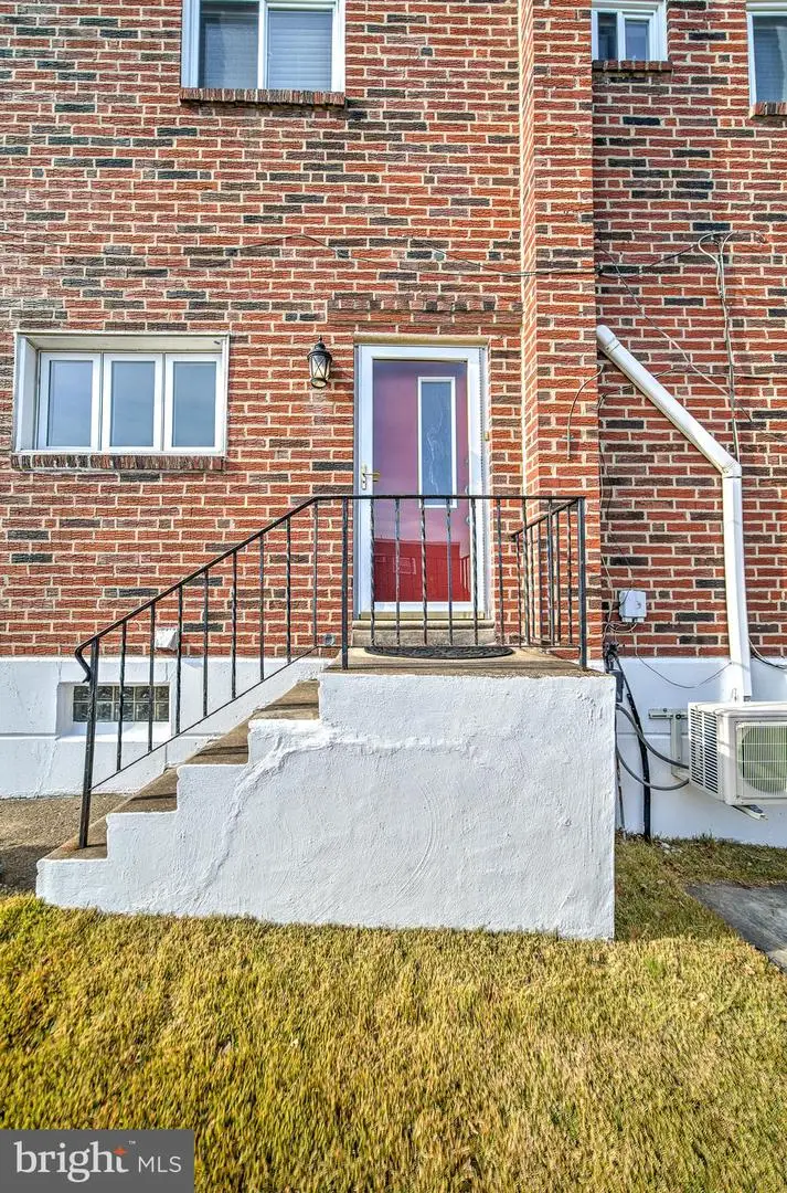 8305 Strahle Pl, Philadelphia, PA 19111 - Image #2