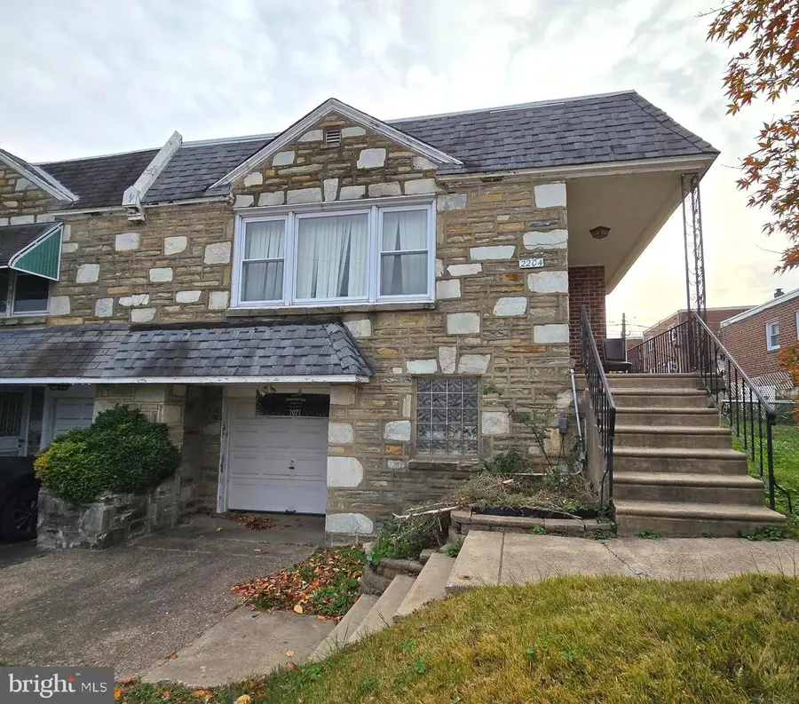 2204 Napfle St, Philadelphia, PA 19152 - Image #2