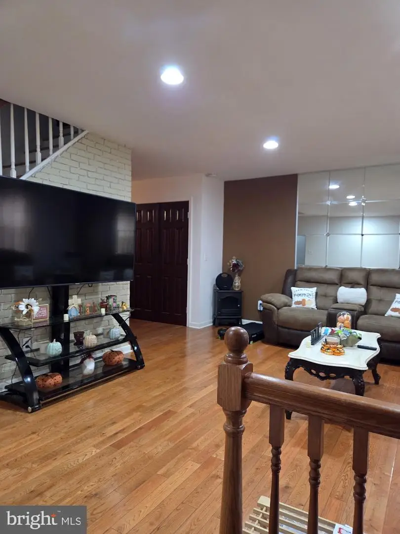 3539 Chalfont Dr, Philadelphia, PA 19154 - Image #3