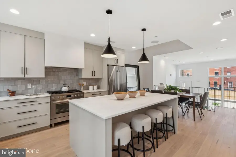 962 N 6th St, Philadelphia, PA 19123 - Image #2