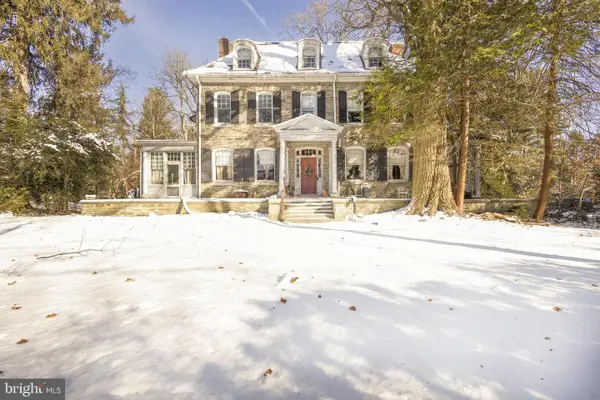 8221 Seminole St, PHILADELPHIA, PA 19118