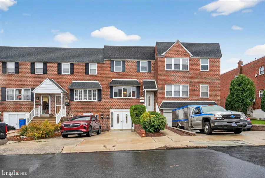 9865 Garvey Dr, Philadelphia, PA 19114 - Image #2
