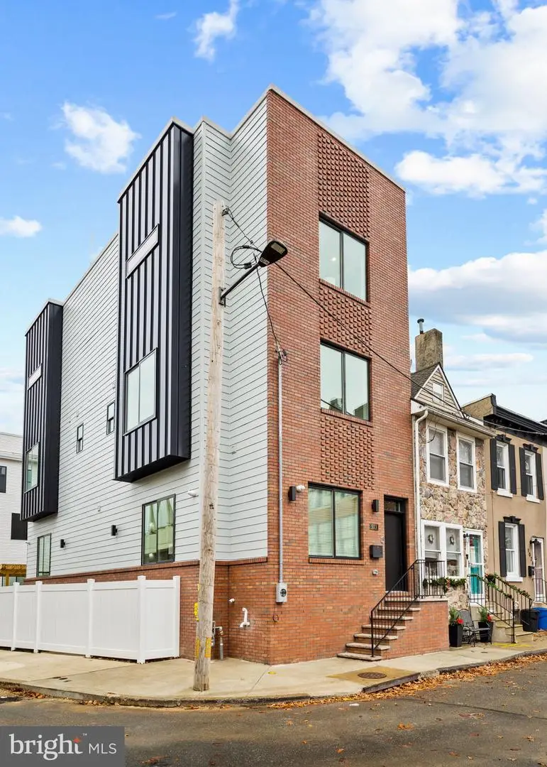 513 Salmon St, Philadelphia, PA 19125 - Image #1