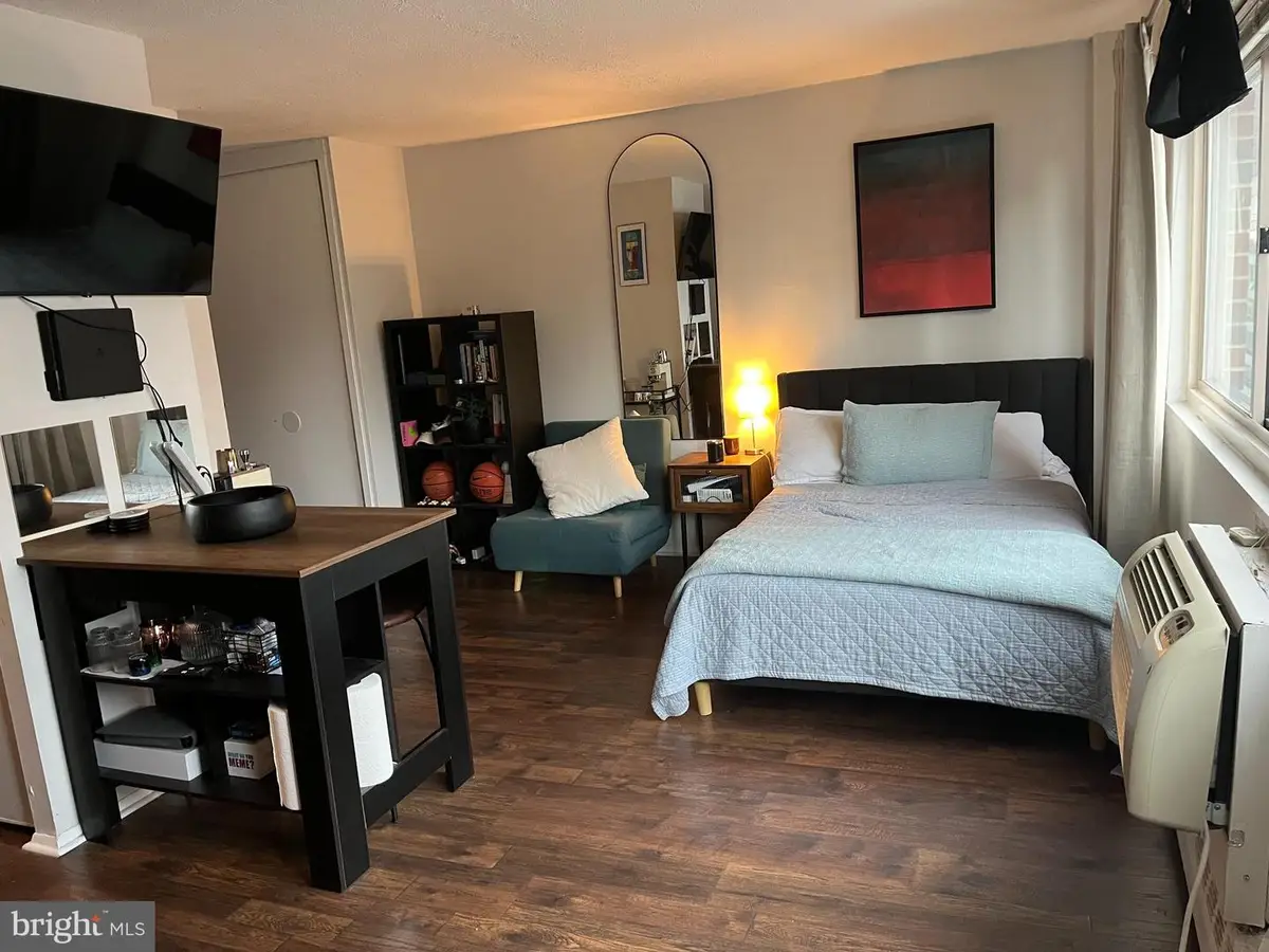 2101-17 Chestnut St #1706, Philadelphia, PA 19103 - Image #1