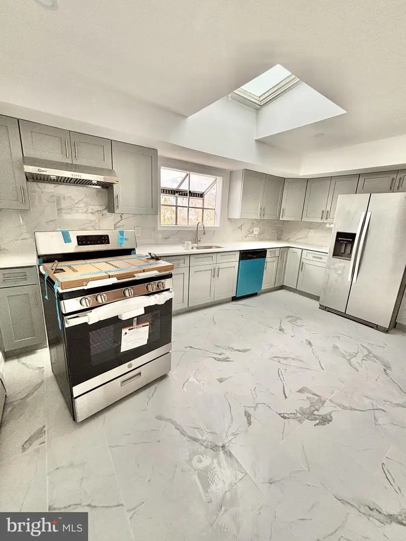 7119 Hegerman St, Philadelphia, PA 19135 - Image #2