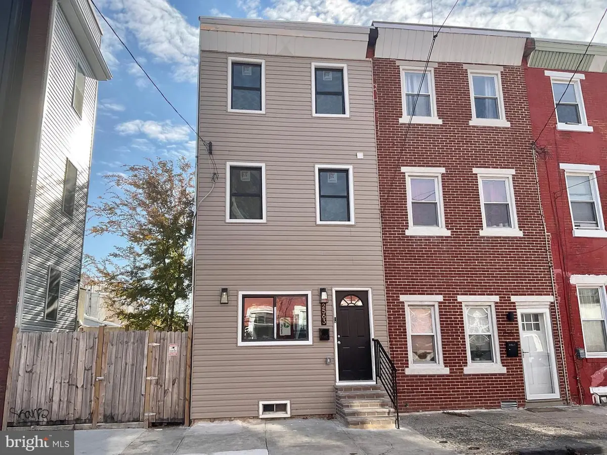 2563 Emerald St, Philadelphia, PA 19125 - Image #1