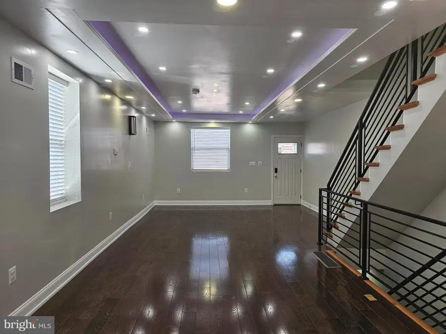 1555 S Hollywood St, Philadelphia, PA 19146 - Image #2