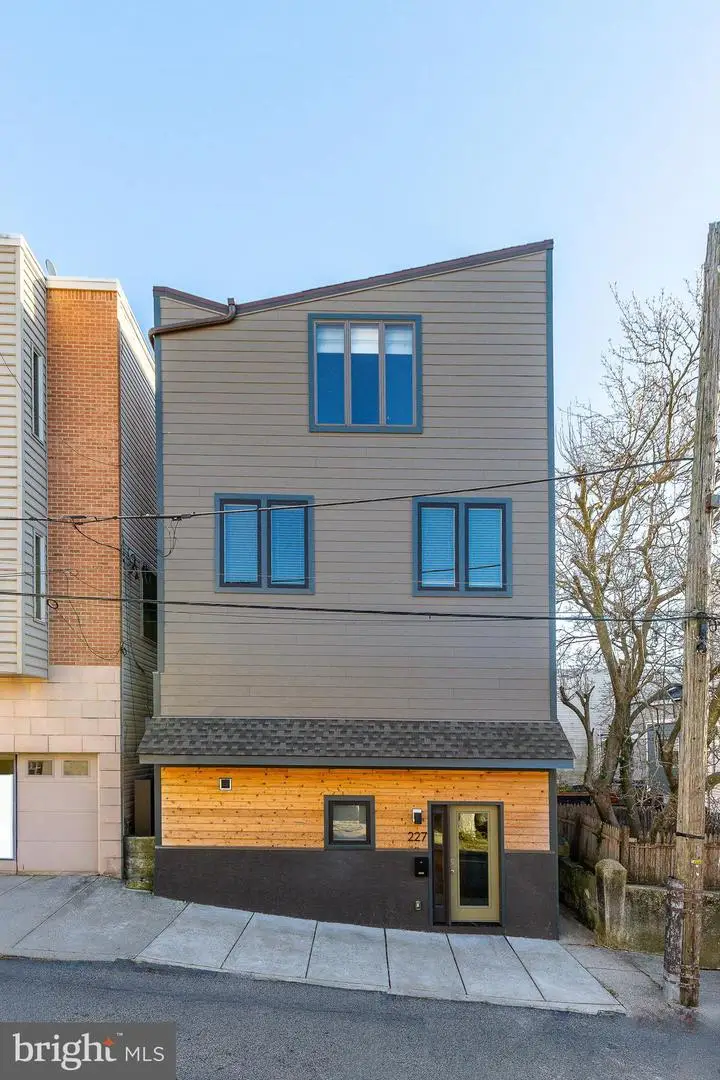 227 Grape St, Philadelphia, PA 19128 - Image #2