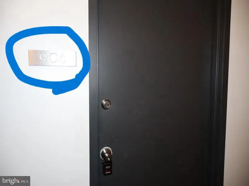 2200-28 Arch St #906, Philadelphia, PA 19103 - Image #2