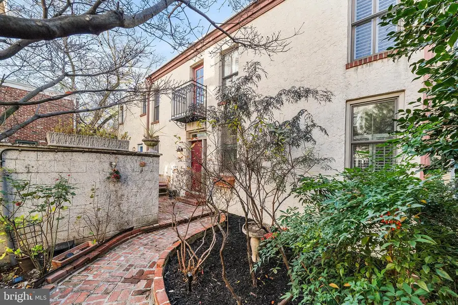 4 Rainey Ct, Philadelphia, PA 19103 - Image #2