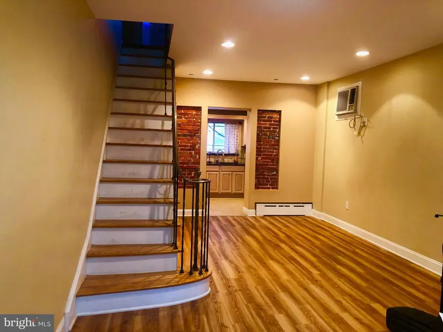 2041 S Bancroft St, Philadelphia, PA 19145 - Image #2