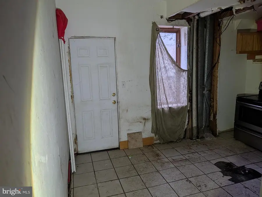 2865 N Leithgow St, Philadelphia, PA 19133 - #3