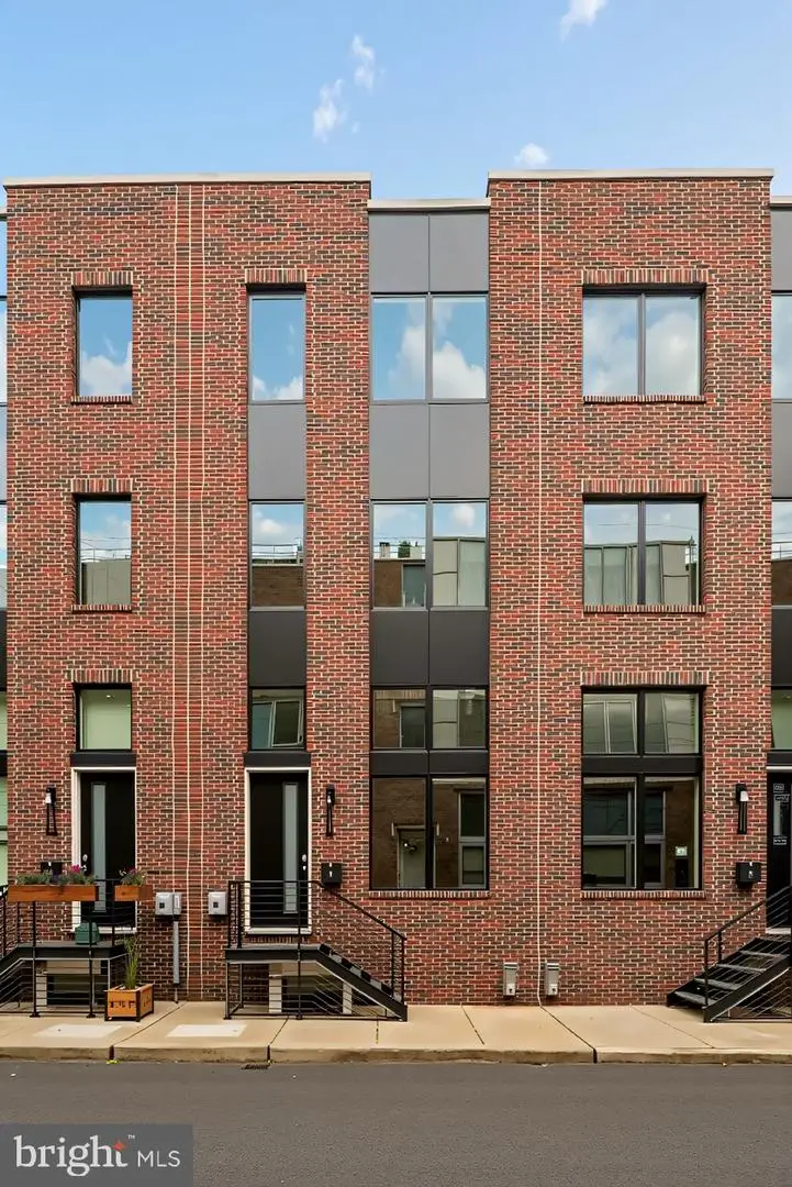 1340 S Woodstock St, Philadelphia, PA 19146 - Image #1