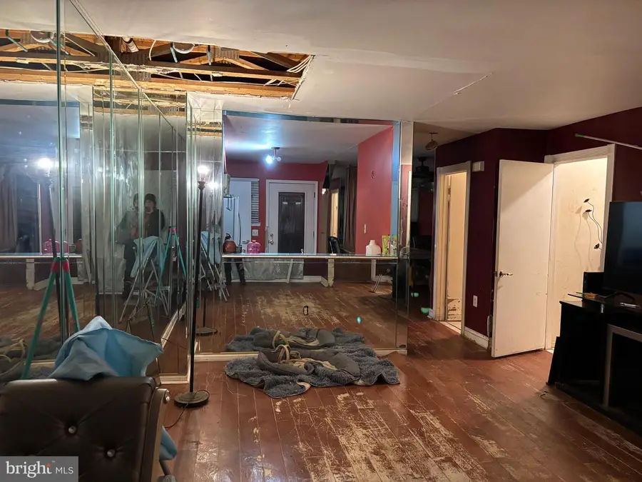 1247 Cambridge Ct, Philadelphia, PA 19123 - Image #3