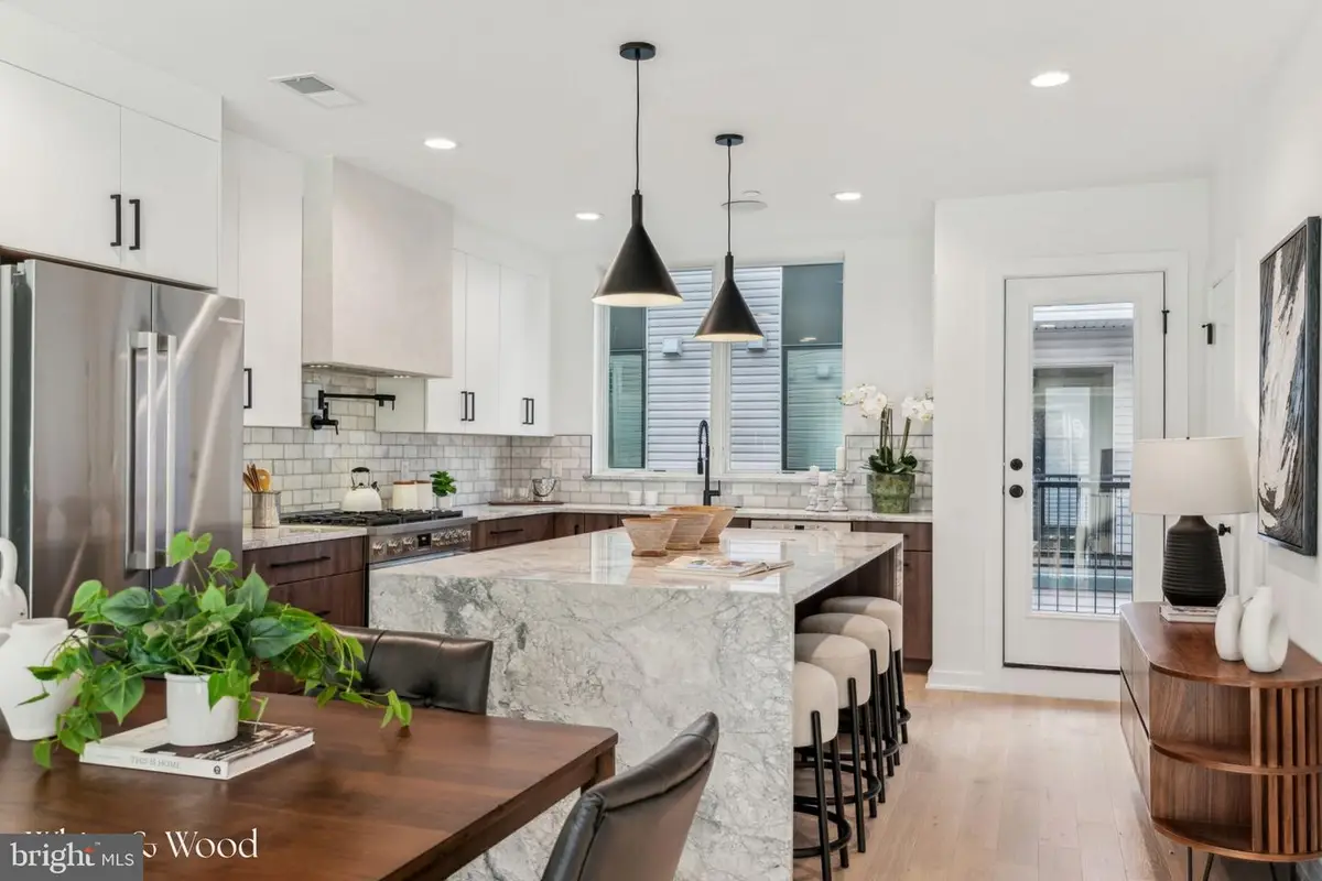 952 N 6th St, Philadelphia, PA 19123 - Image #1