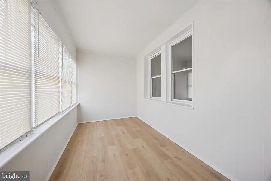 2558 S Dewey St, Philadelphia, PA 19142 - Image #2