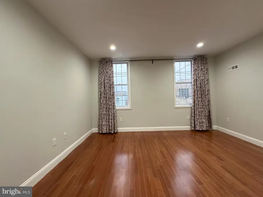 916 Snyder Ave, Philadelphia, PA 19148 - Image #3