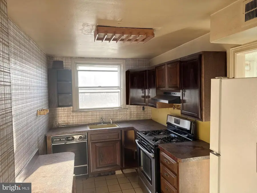 1532 Beverly Rd, Philadelphia, PA 19138 - #2