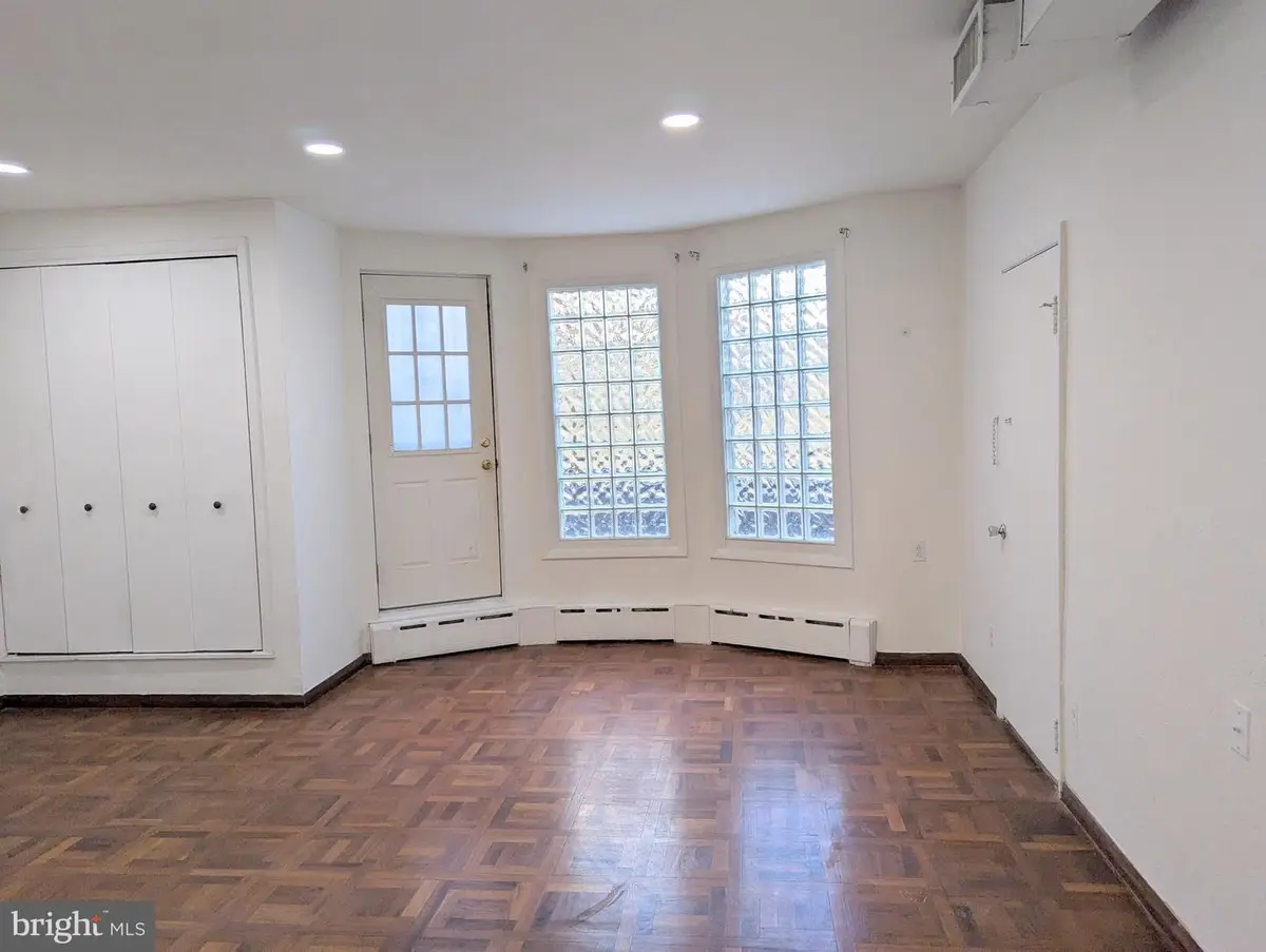 1545 W Passyunk Ave, Philadelphia, PA 19145 - Image #1