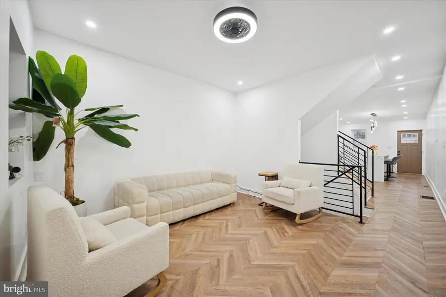 43 E Narragansett St, Philadelphia, PA 19144 - Image #2