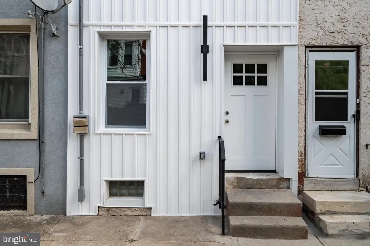 2215 N Mutter St, Philadelphia, PA 19133 - Image #1