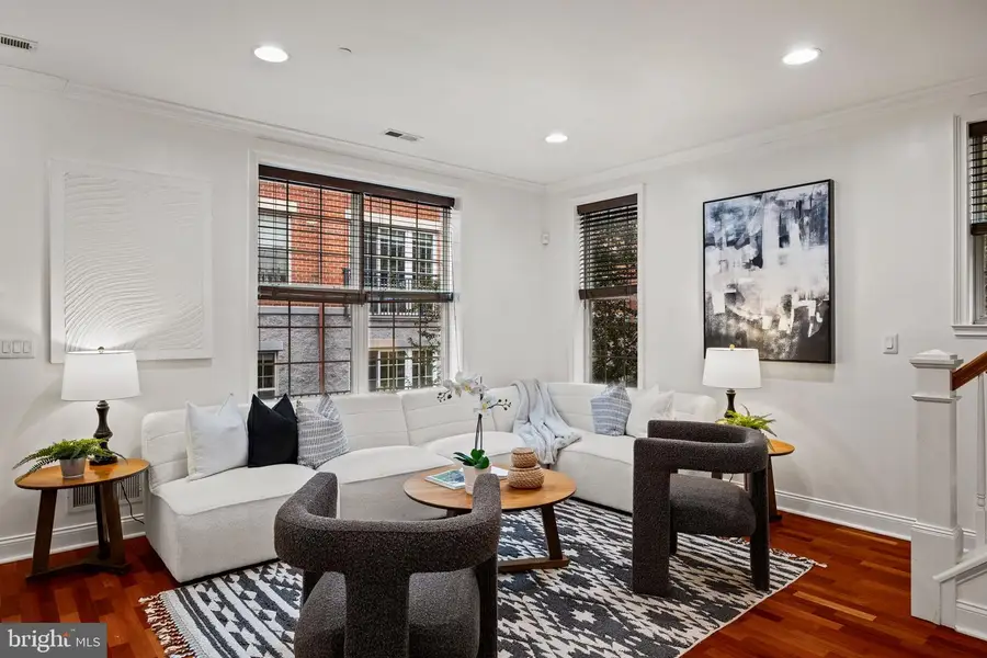 201 Commodore Ct, Philadelphia, PA 19146 - #2